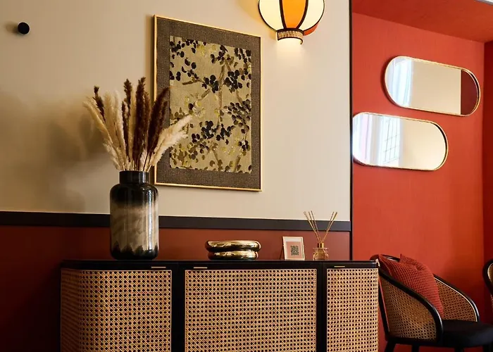 Maison Luxury Pantheon *